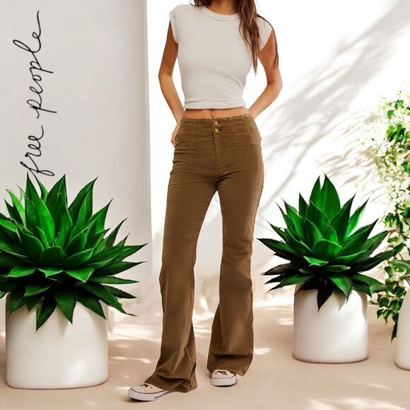 Free People Jayde Seamed Corduroy Flare Pants Jeans in the Size 32 in Fir Green - Picture 6 of 16